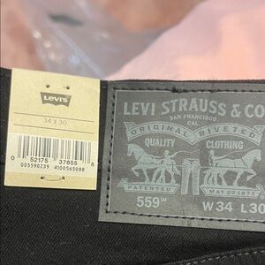 Levi's 559 Straight Jeans in Black with Leather Patch